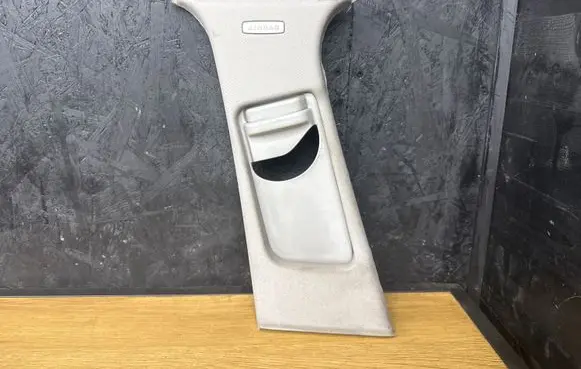 Mercedes-Benz C W204 (B) pillar trim (top) A2048600130