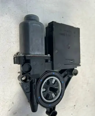 Volkswagen Golf V Front door window regulator motor 1K0959793J 05075710 10140506050240