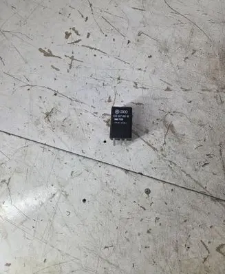 Glow plug pre-heat relay
