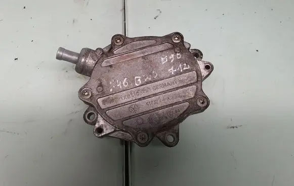 BMW 3 E90 E91 Vacuum pump 7542498 11667542498 8482284