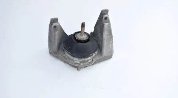 Audi A6 S6 C4 4A Engine mount bracket 4A0199352