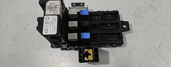 Hyundai Santa Fe Fuse module 9540026500 0KA500B