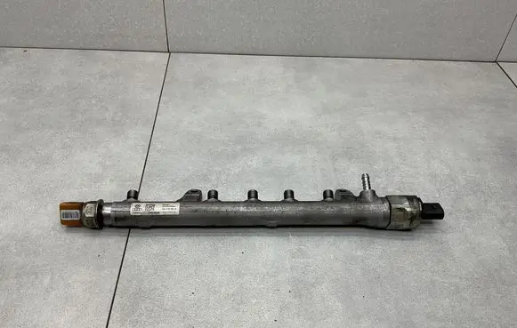 Audi A3 S3 8P Fuel main line pipe 03L130764A 03L130089B