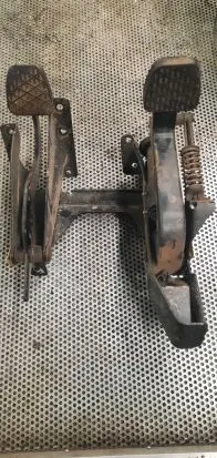 Mercedes-Benz Vito Viano W639 Clutch pedal 6382900516