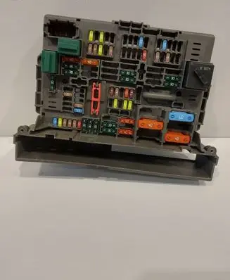 BMW X1 E84 Fuse module 9119446 17925000004 90401029