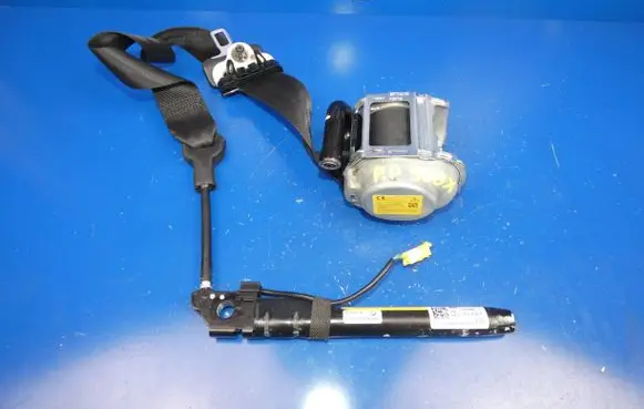 Fiat 500X Front seatbelt 51850 160915