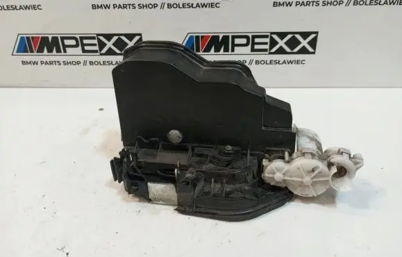 BMW X3 F25 Front door lock 7318411