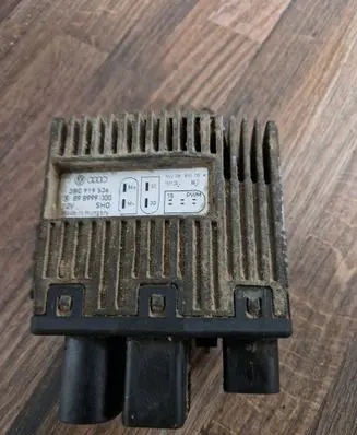 Volkswagen Transporter - Caravelle T5 Fan control module 3B0919506 898999000