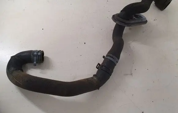 Engine coolant pipe/hose