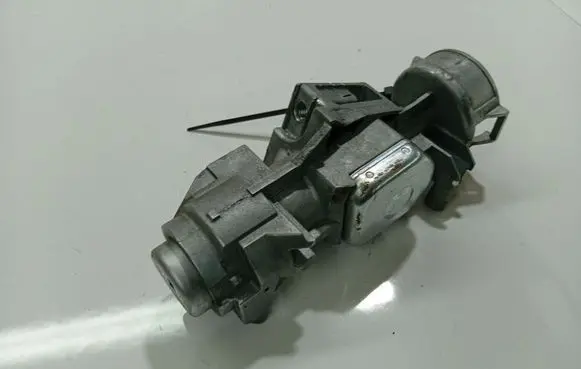 Ford Focus Ignition lock 3M513F880AD 3M51-3F880-AD