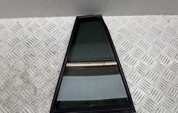 Toyota Verso Rear vent window glass 681230F020 681880F010