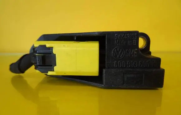 Volkswagen Polo IV 9N3 Airbag deployment crash/impact sensor 6Q0909606K