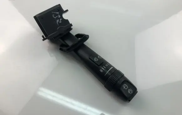 Volvo XC70 Indicator stalk 30768101