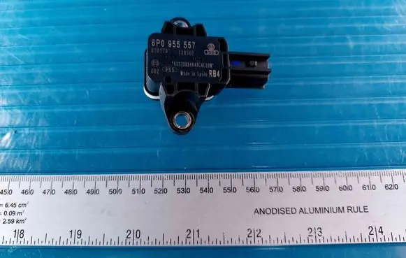 Audi A4 S4 B8 8K Airbag deployment crash/impact sensor 8P0955557