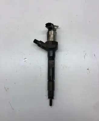 Mazda CX-7 Fuel injector R2AA13H50