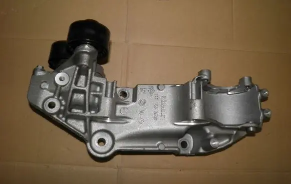 Opel Movano B Power steering pump mounting bracket 
