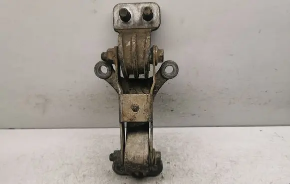 Volvo XC90 Engine mount bracket S179014