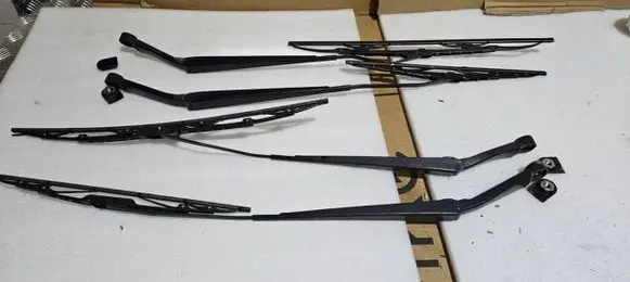 Nissan NV200 Front wiper blade arm