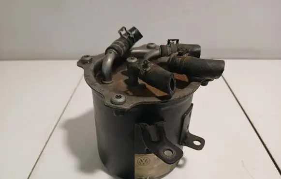 Audi Q7 4L Fuel filter housing 7L6127401F