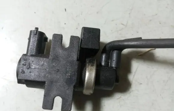 Opel Zafira A Turbo solenoid valve 9128118
