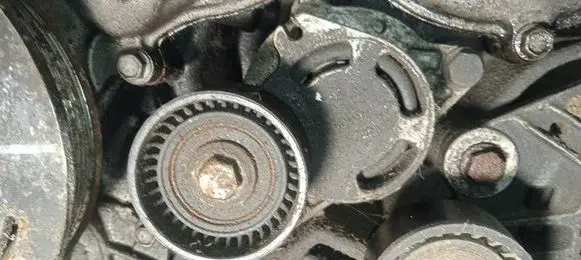 Renault Master II Generator/alternator belt tensioner