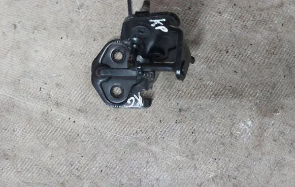 Ford Galaxy Rear door lock loop/hook striker 6G91R21982FBB
