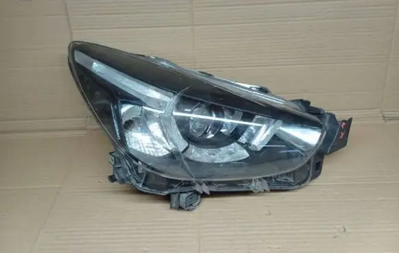Mazda 2 Headlight/headlamp