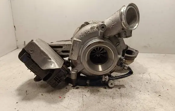 Audi SQ7 Turbo 057145653P