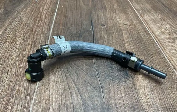 Land Rover Range Rover Velar Fuel return line/hose M4D39B337CA