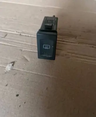 Volkswagen PASSAT B5 Windscreen/window heater switch 3B0959621C