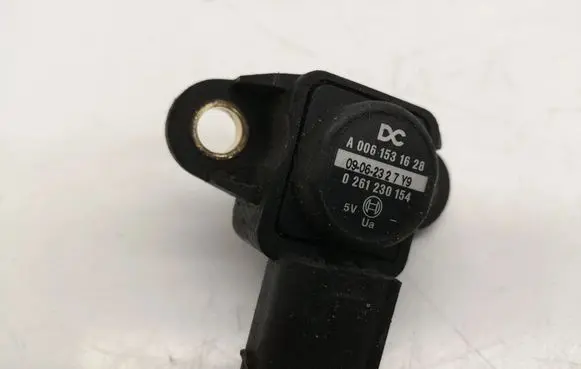 Mercedes-Benz Sprinter W906 Acceleration sensor 0061531628