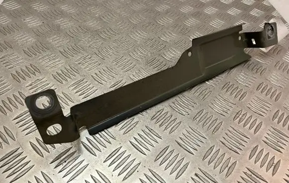 Volvo XC60 Fender mounting bracket 31424581
