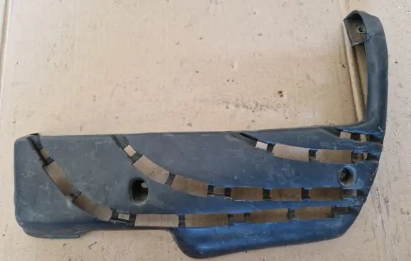 Volkswagen PASSAT B4 Engine cover (trim) 037905497A