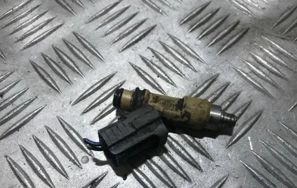 Subaru Outback Fuel injector 009043102 4jp3