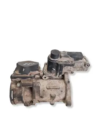 Volkswagen Caddy EGR valve 03G129637A