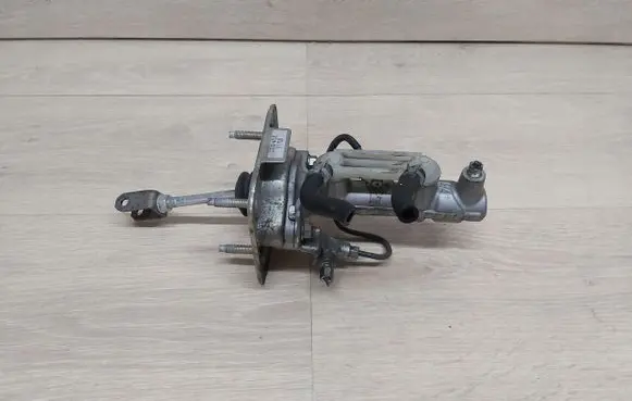 Toyota Prius (NHW20) Master brake cylinder 132030-40120
