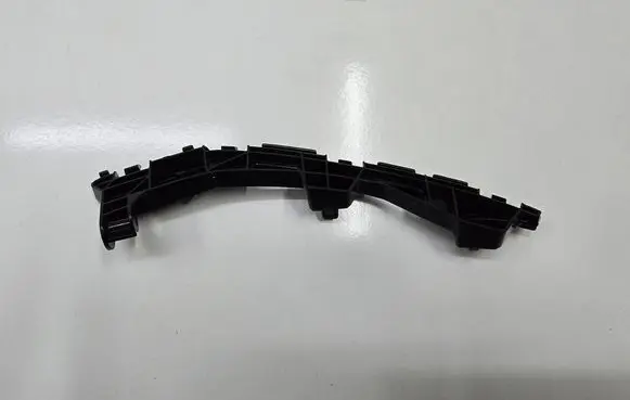 Suzuki Swift III Rear bumper mounting bracket 7182253R00