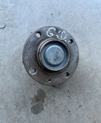 Opel Corsa F Rear wheel hub 9822539980