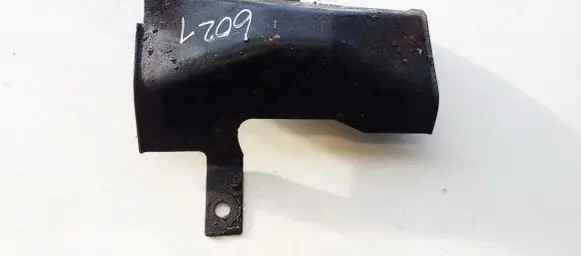 Engine mounting bracket