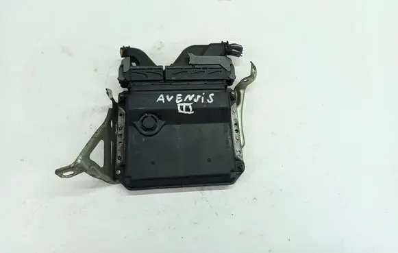 Toyota Avensis T270 Engine control unit/module ECU 89661-05K60 MB275900-5071