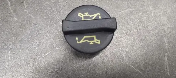 Ford Fiesta Oil filler cap b468x