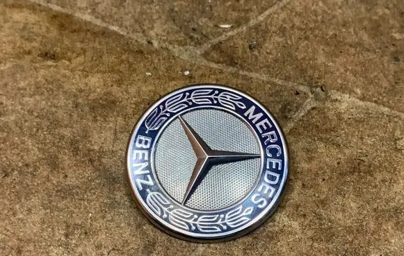 Mercedes-Benz ML W166 Manufacturer badge logo/emblem A2078170316