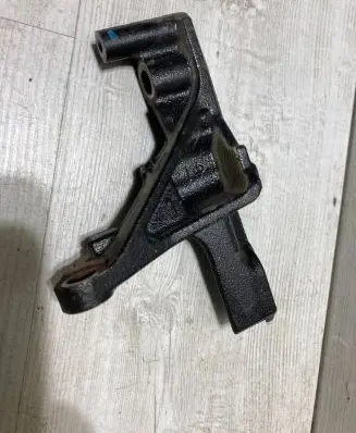 Toyota Yaris Engine mounting bracket y27BDA