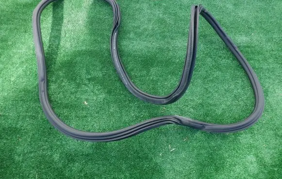 Audi A4 S4 B9 Rubber seal rear door 8W9833721B