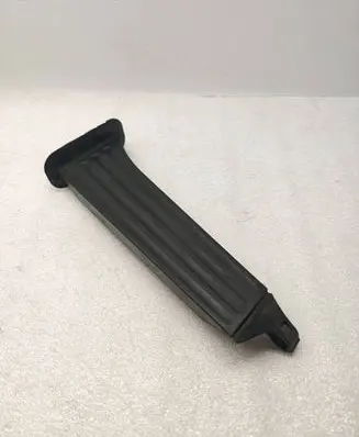 Accelerator throttle pedal