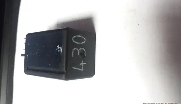 Volkswagen PASSAT B5 Other relay