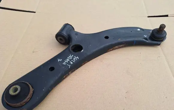 Suzuki Swift I Front control arm