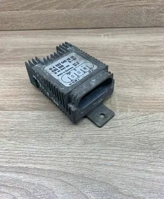 Mercedes-Benz A W168 Coolant fan relay A0255453232 898940000
