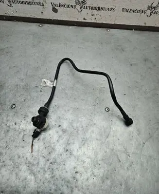 Engine coolant pipe/hose