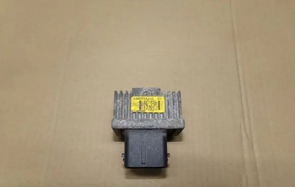 Renault Megane III Glow plug pre-heat relay 8200859243